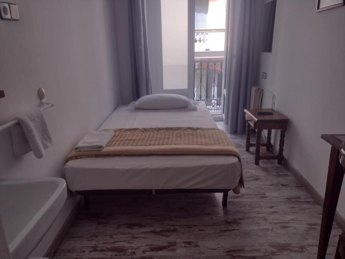 מדריד Pension San Isidro מראה חיצוני תמונה